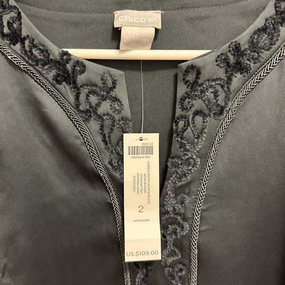 Chico’s Satin Chenille Smocked Blouse Size 2 (12) - Picture 5 of 7